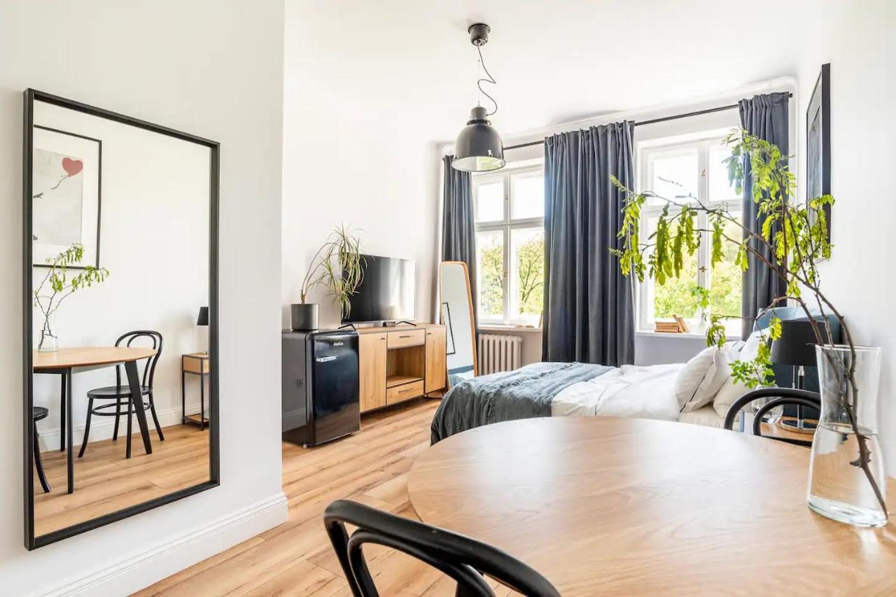 Rozbrat Studio With Park View Warsaw Ngoại thất bức ảnh